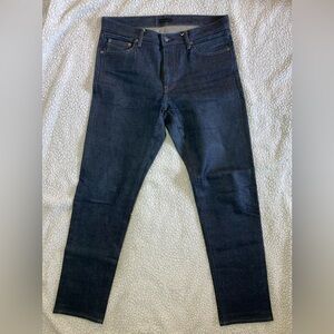 Uniqlo Men’s Dark Blue Jeans
Size 34 x 32